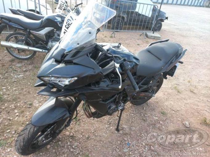 KAWASAKI VERSYS 23/23