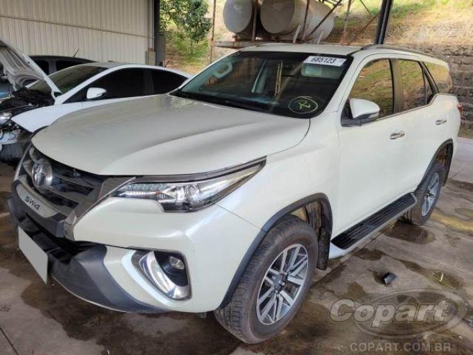 TOYOTA HILUX SW4 16/17