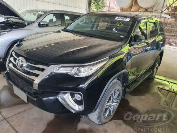TOYOTA HILUX SW4 19/19